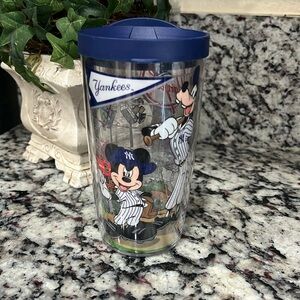 New Tervis NY Yankees Mickey Mouse & friend’s 16oz cup with lid.